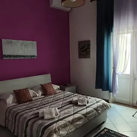 Casa Rosa * 소그리아노 카보르